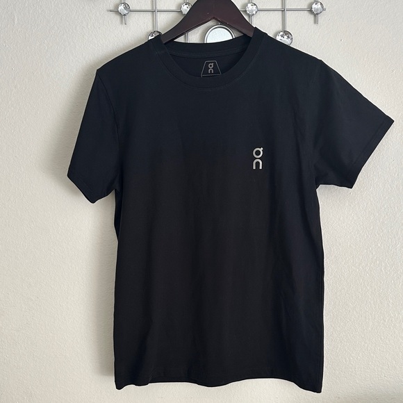 On Running Men's Classic Black Tee - Picture 1 of 3